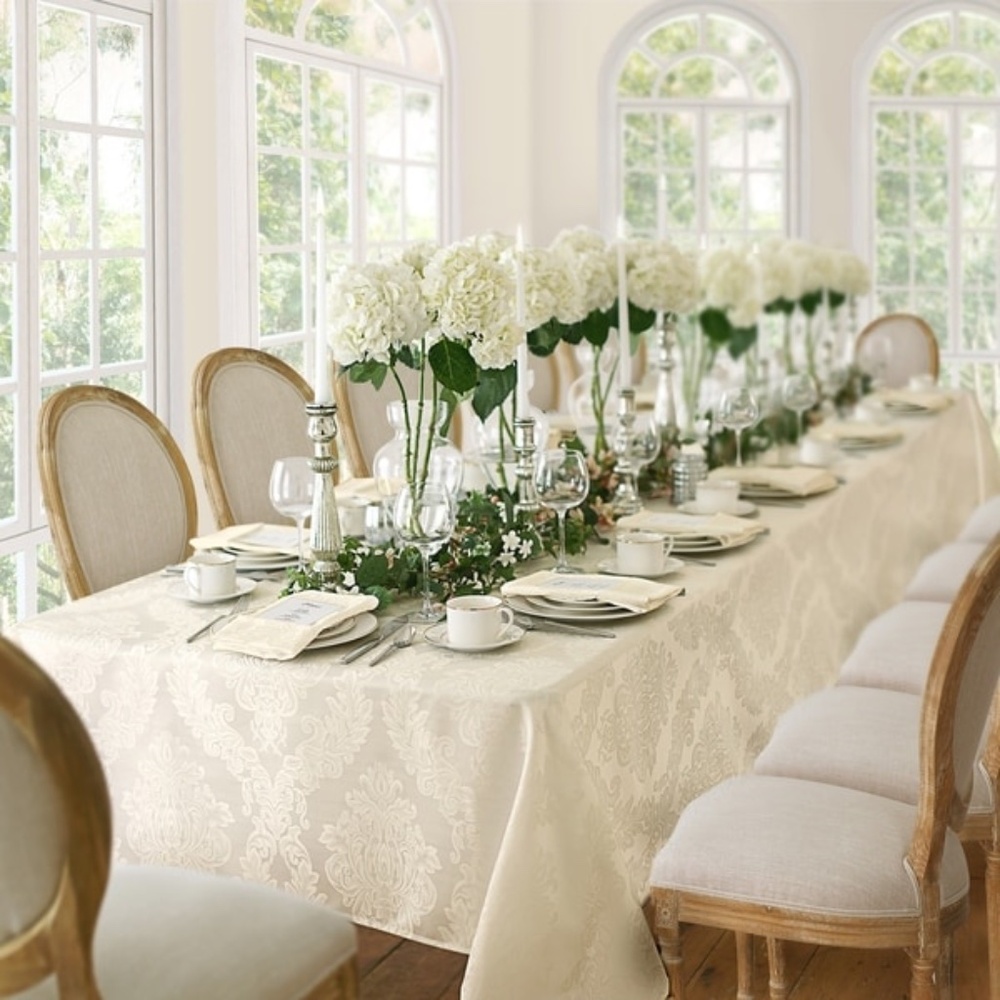Elrene Barcelona Damask Tablecloth – 60" x 84" – White – NWT